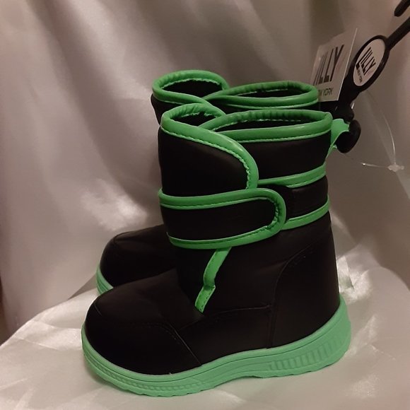 Sz T8 Lily of New York Toddler Snow Boots Black with Green soles and trim - Picture 2 of 6